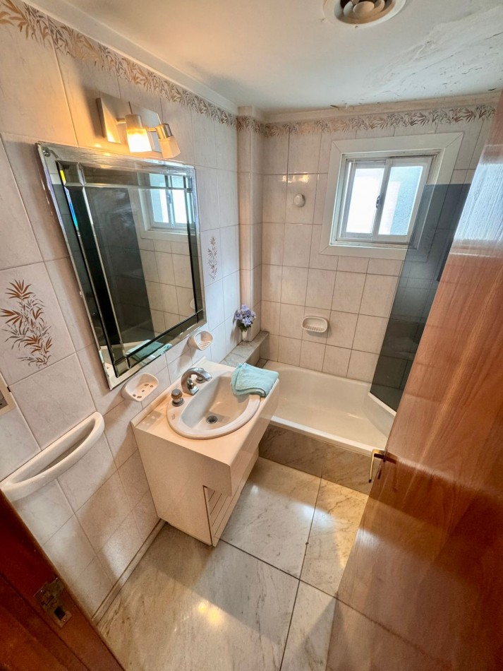 PISO 4 AMBIENTES DE CATEGORIA