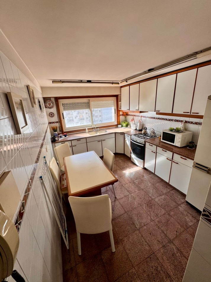 PISO 4 AMBIENTES DE CATEGORIA