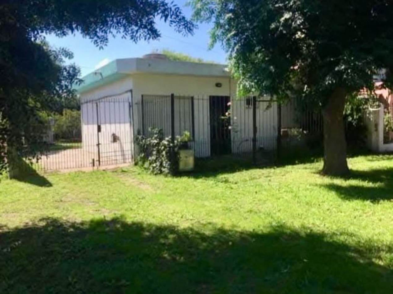 CASA 4 AMBIENTES CON PARQUE