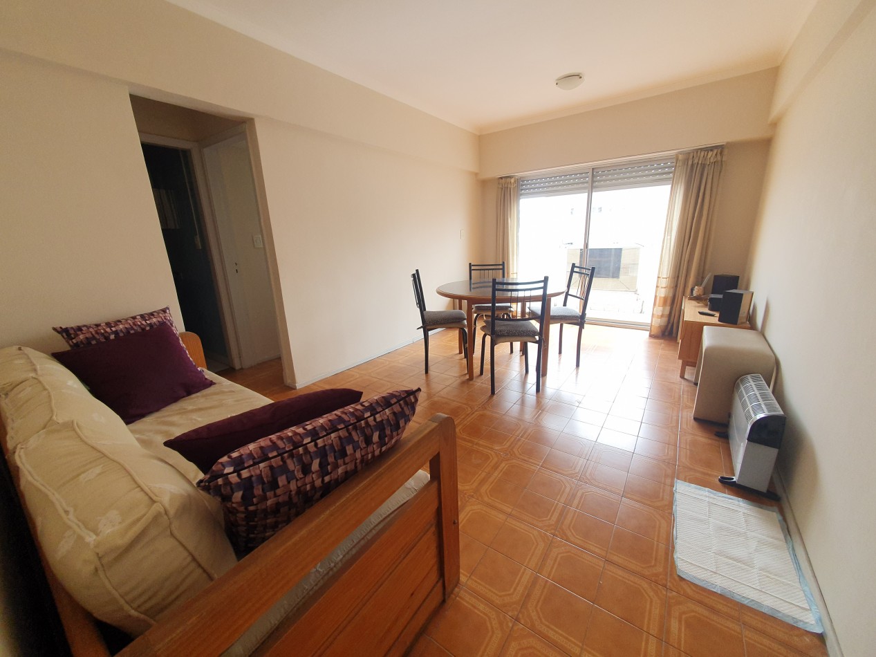 3 AMBIENTES CON BLACON A LA CALLE EN LA PERLA