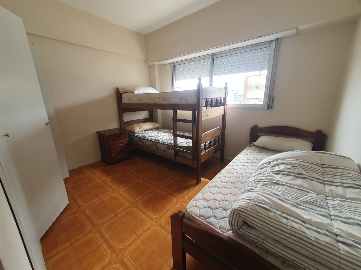 3 AMBIENTES CON BLACON A LA CALLE EN LA PERLA