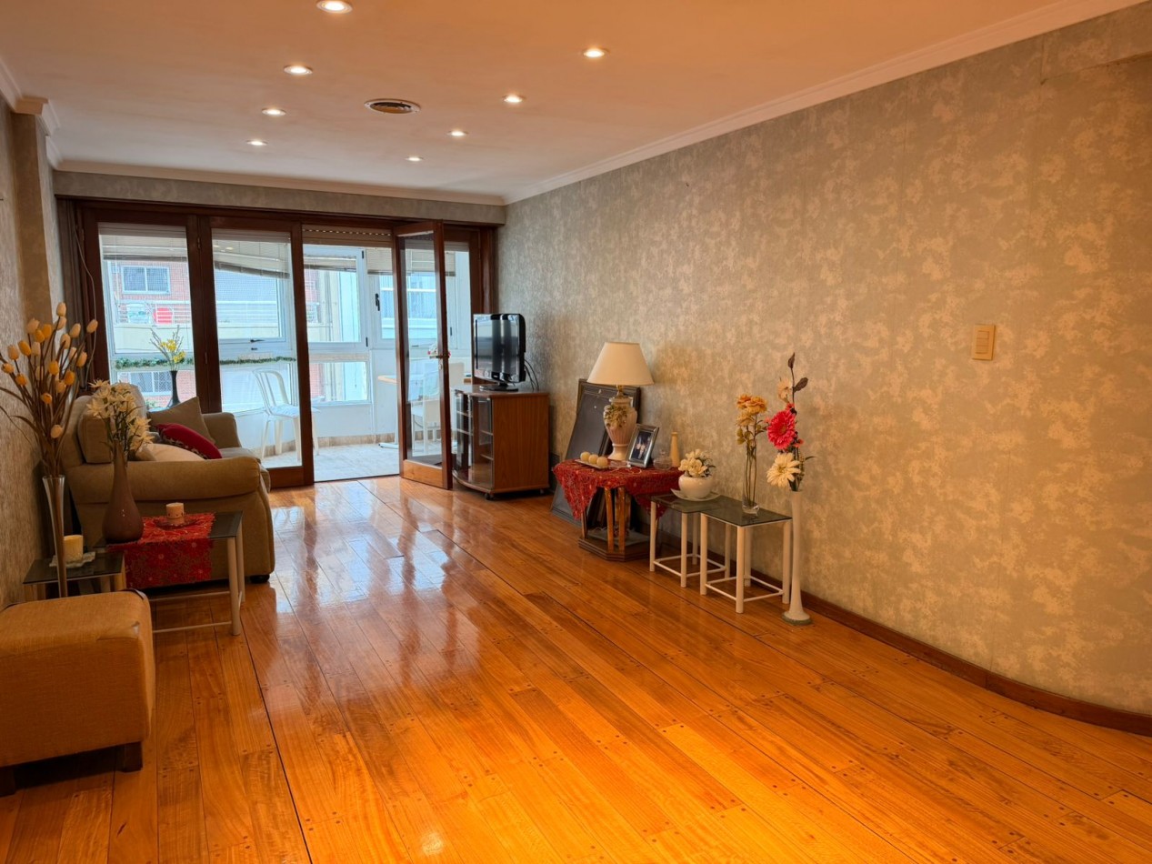 PISO 4 AMBIENTES DE CATEGORIA