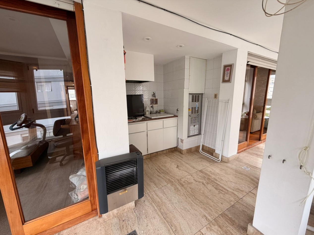 PISO 4 AMBIENTES DE CATEGORIA