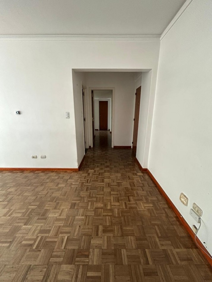 3 AMBIENTES CON COCHERA