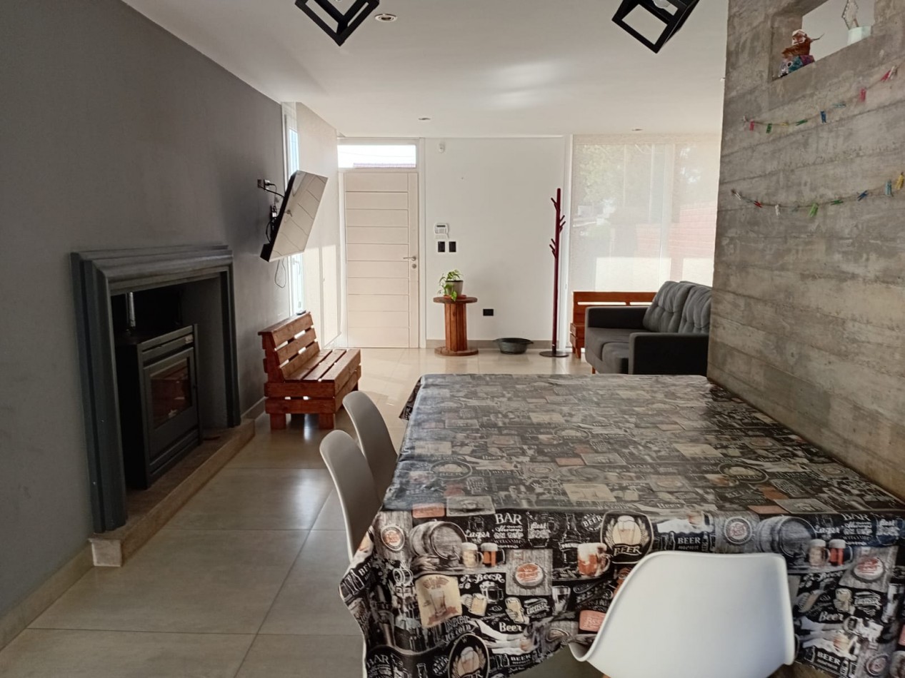 CASA 4 AMBIENTES EN DOS PLANTAS