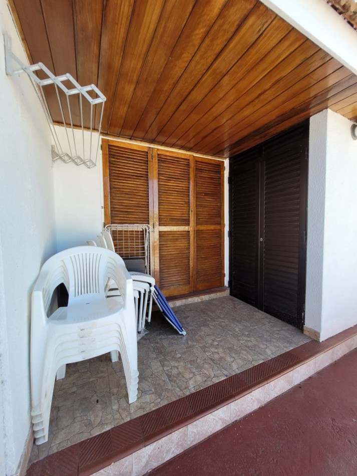 CHALET 4 AMBIENTES CON PISCINA 