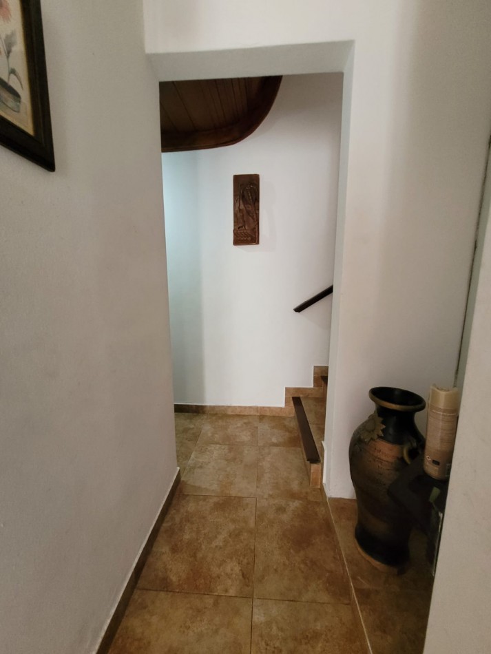 CHALET 4 AMBIENTES CON PISCINA 