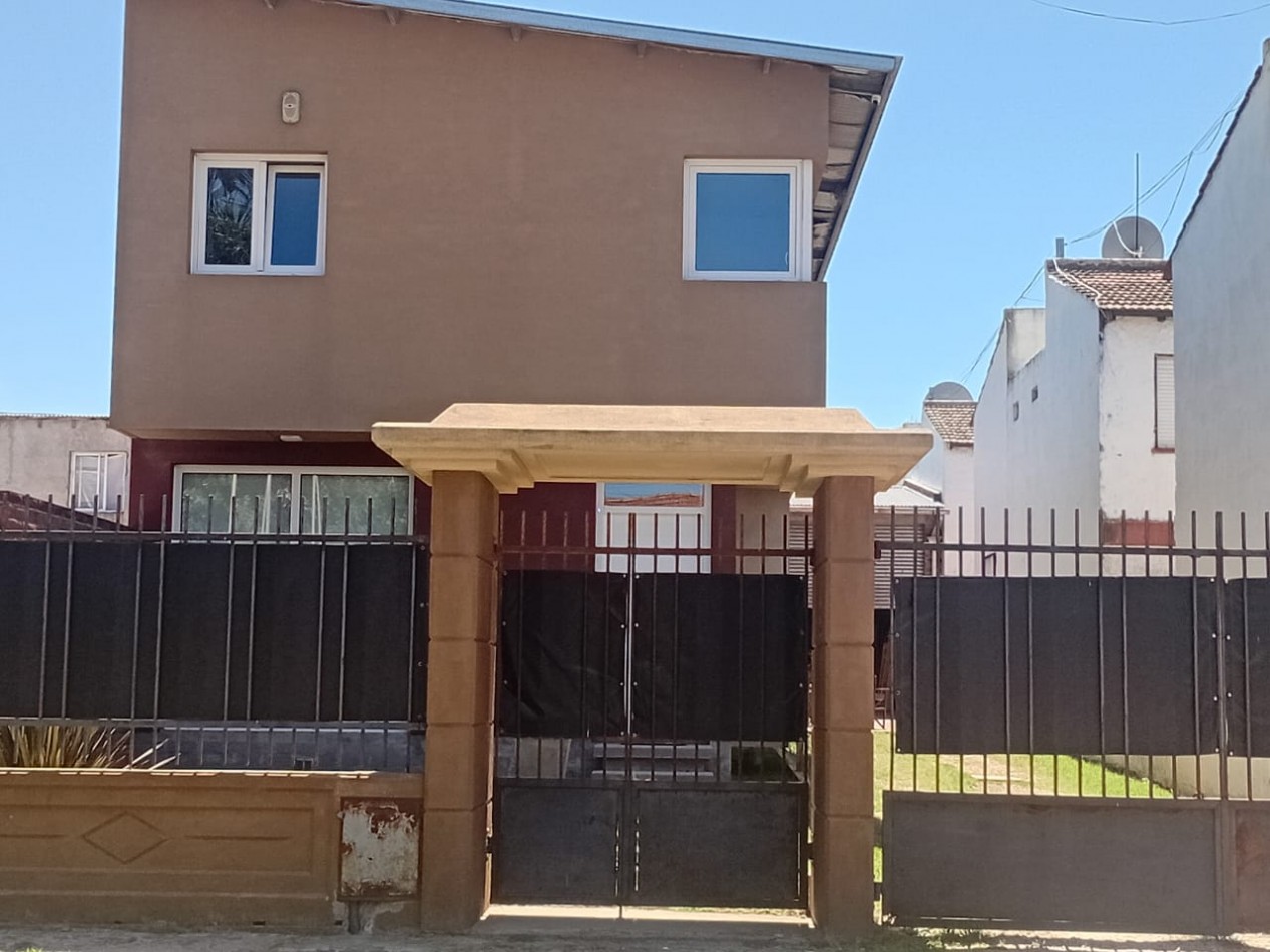 CASA 4 AMBIENTES EN DOS PLANTAS