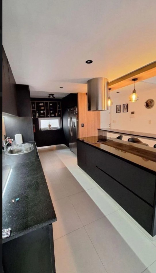 PISO EXCLUSIVO 4 AMBIENTES CON 2 COCHERAS - PLAYA GRANDE