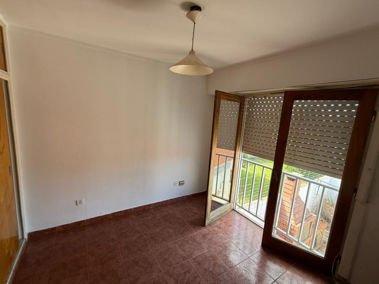 CHALET DE 4 AMBIENTES CON GARAGE - APTO CREDITO