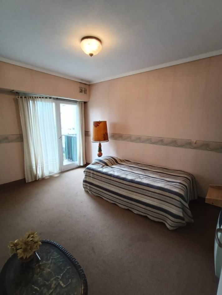  2 AMBIENTES CON BALCON A LA CALLE