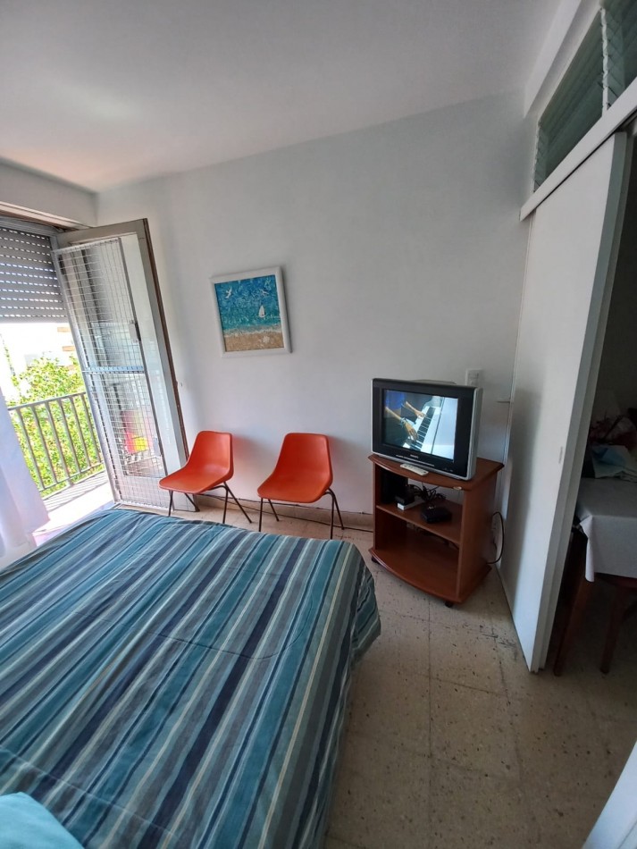 2 AMBIENTES A LA CALLE CON BALCON ESTUDIANTES