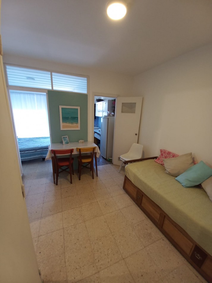 2 AMBIENTES A LA CALLE CON BALCON ESTUDIANTES