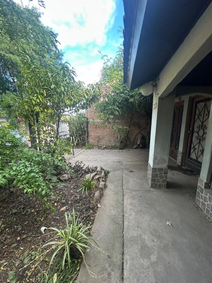 CASA 4 AMBIENTES CON PARQUE