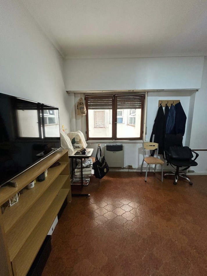 VENTA  3 AMBIENTES SOBRE AVENIDA COLON 