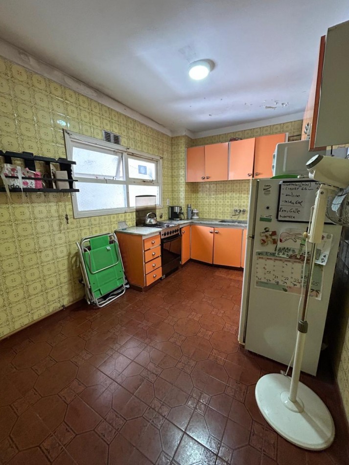 VENTA  3 AMBIENTES SOBRE AVENIDA COLON 