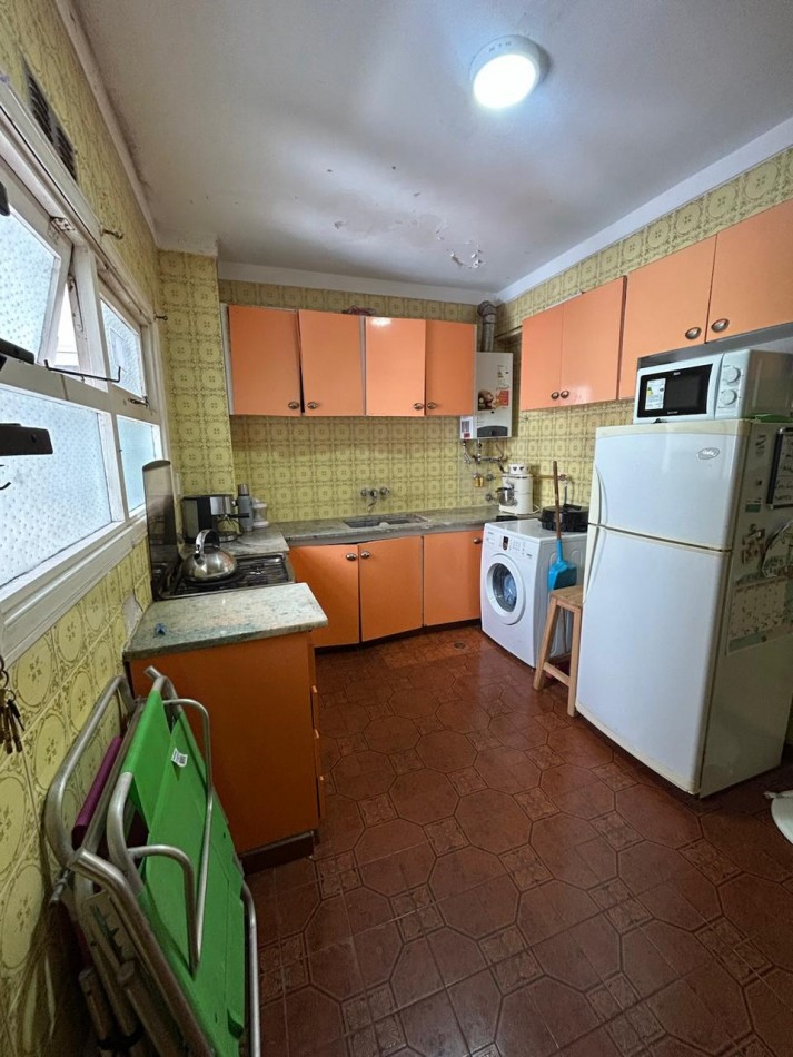 VENTA  3 AMBIENTES SOBRE AVENIDA COLON 