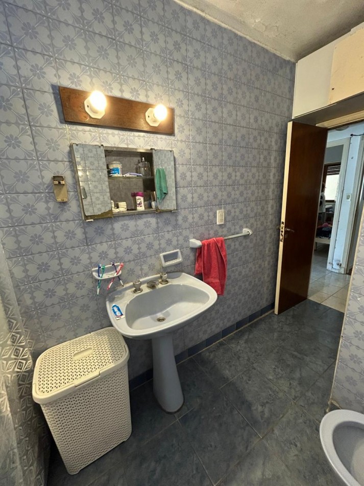 VENTA  3 AMBIENTES SOBRE AVENIDA COLON 