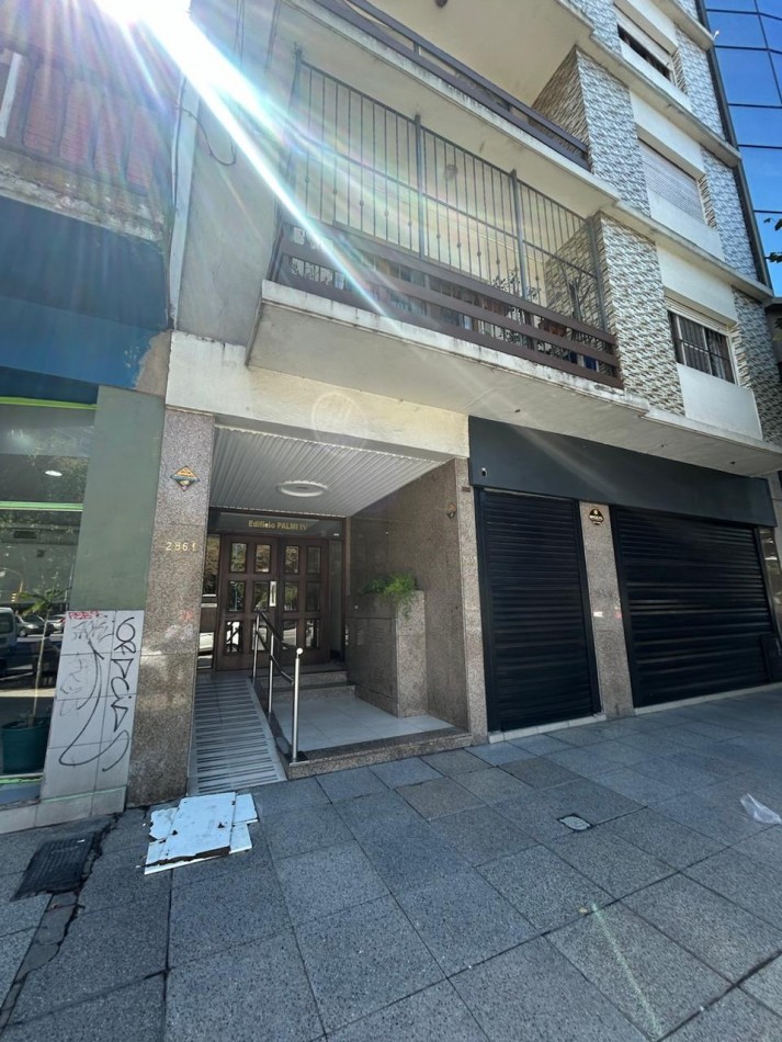 VENTA  3 AMBIENTES SOBRE AVENIDA COLON 