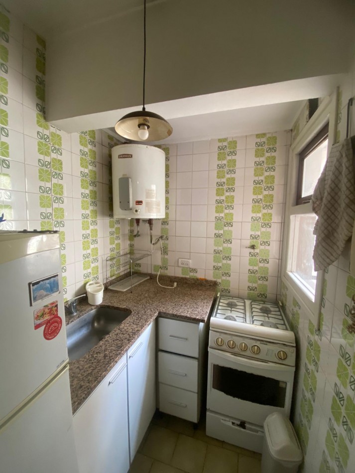 ALQUILER AMBIENTE CON BALCON A LA CALLE 