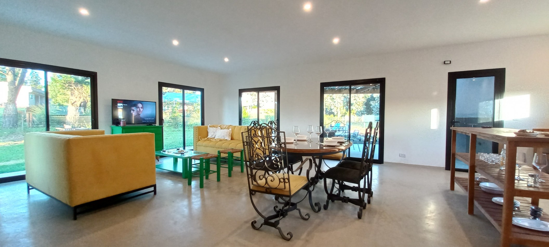 ALQUILER CASA 3 AMBIENTES CON DEPENDENCIA,  PILETA Y PARRILLA 24 MESES