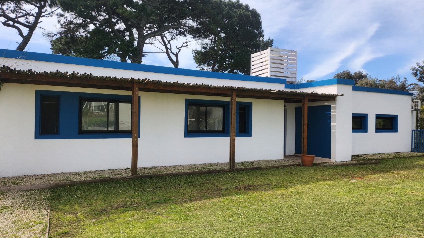 ALQUILER CASA 3 AMBIENTES CON DEPENDENCIA,  PILETA Y PARRILLA 24 MESES