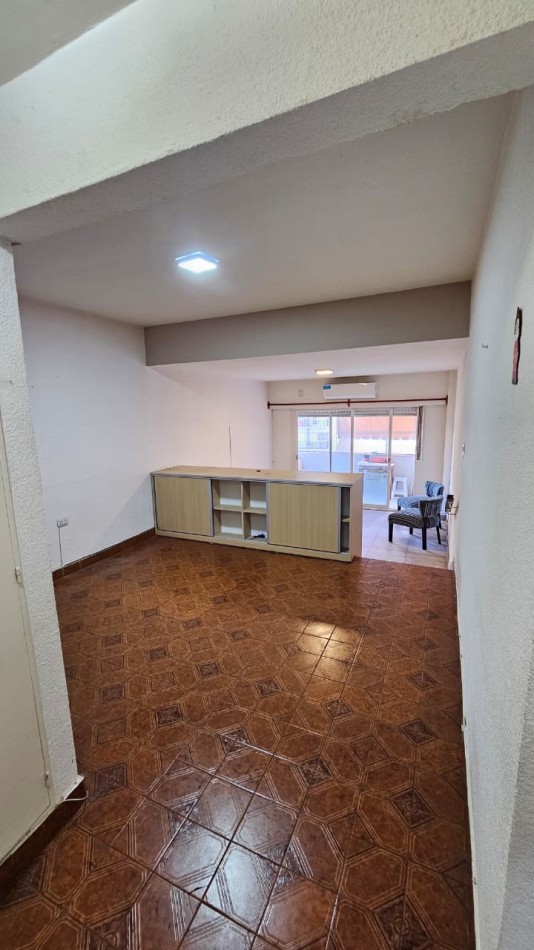 2 AMBIENTES CON BALCON