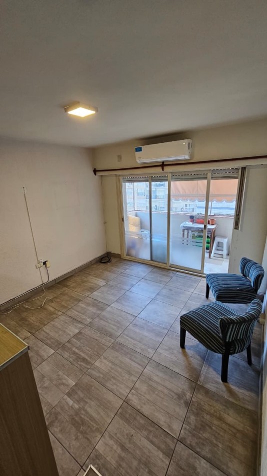 2 AMBIENTES CON BALCON