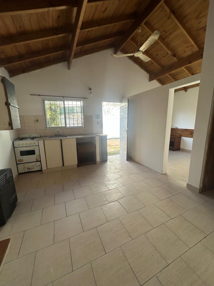 ALQUILER CASA DE 2 AMBIENTES CON COCHERA 24 MESES