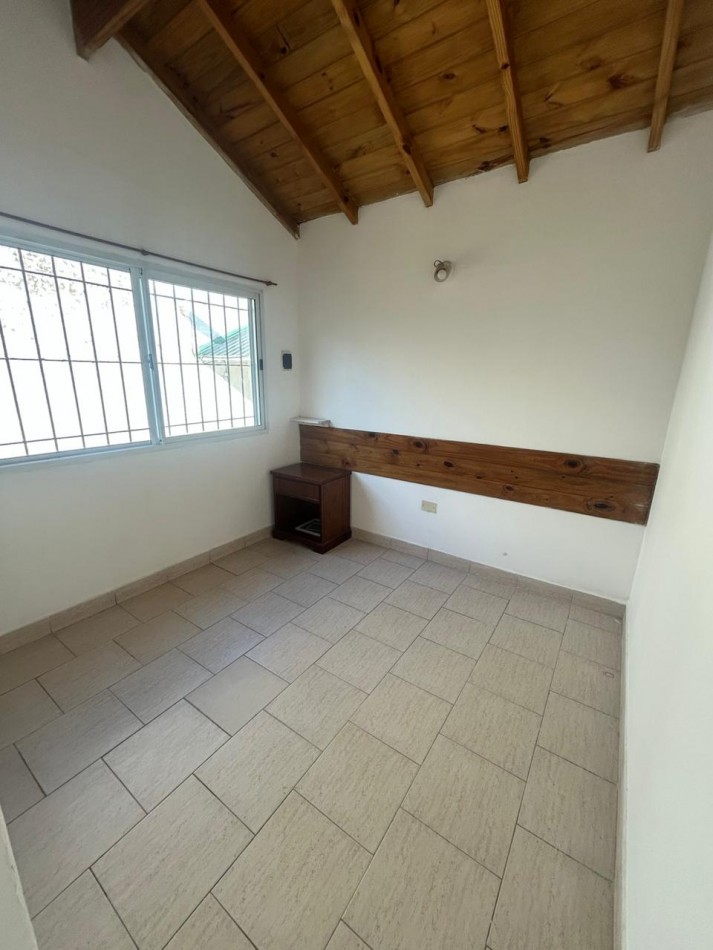 ALQUILER CASA DE 2 AMBIENTES CON COCHERA 24 MESES