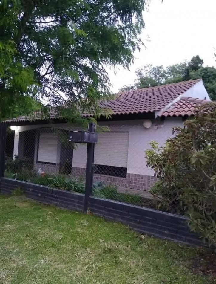 CASA 4 AMBIENTES CON PARQUE