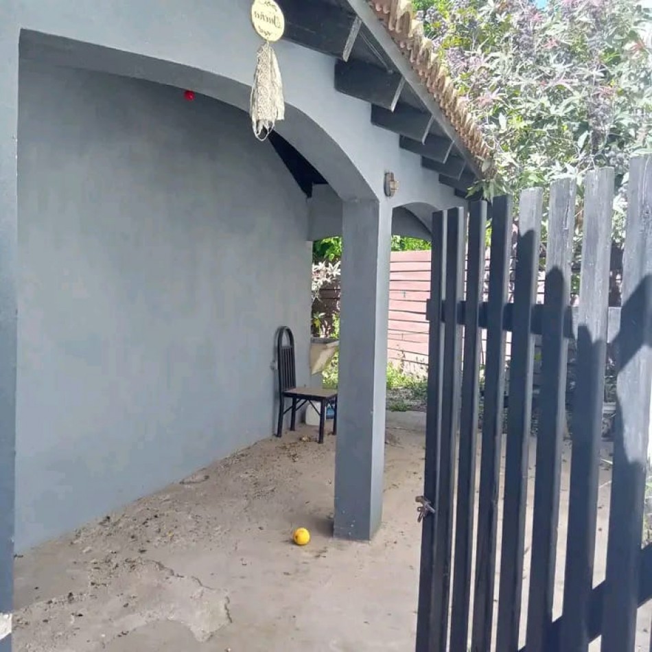 CASA 4 AMBIENTES CON PARQUE