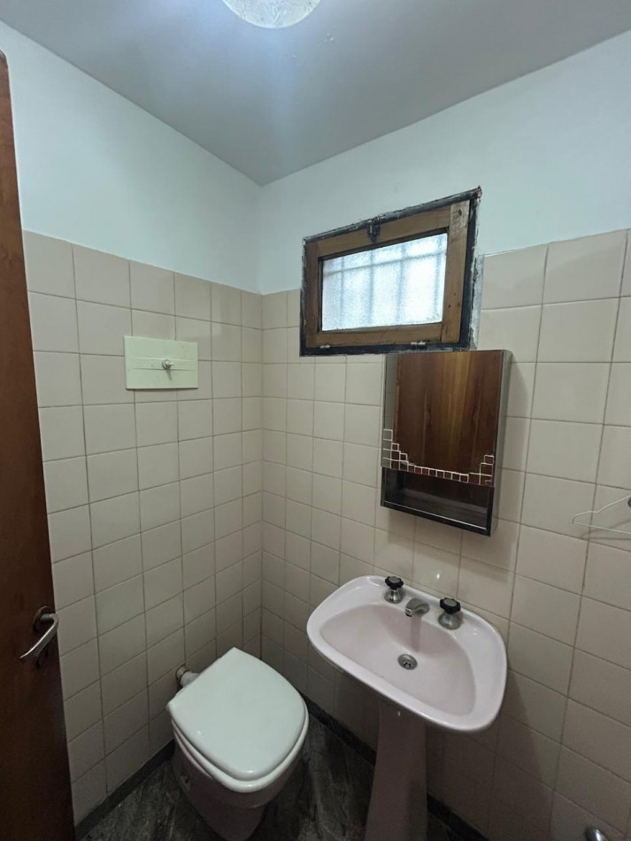 Casa 4 ambientes, con planos aprobados para ampliar.