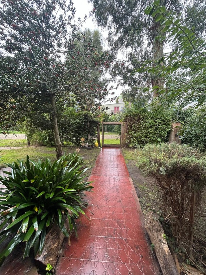 Casa 4 ambientes, con planos aprobados para ampliar.