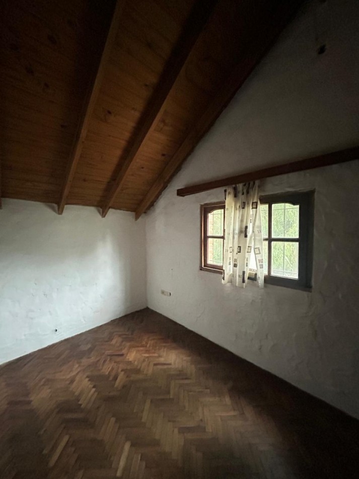 Casa 4 ambientes, con planos aprobados para ampliar.