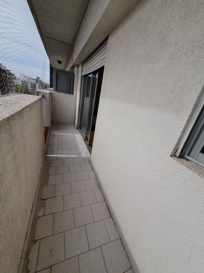 3 AMBIENTES CON BLACON A LA CALLE EN LA PERLA