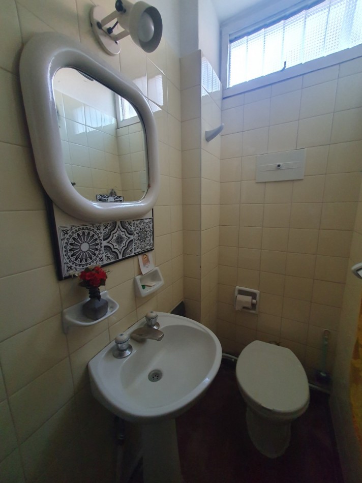 CASA DE 5 AMBIENTES CON COCHERA Y PILETA - ARENALES Y ROCA