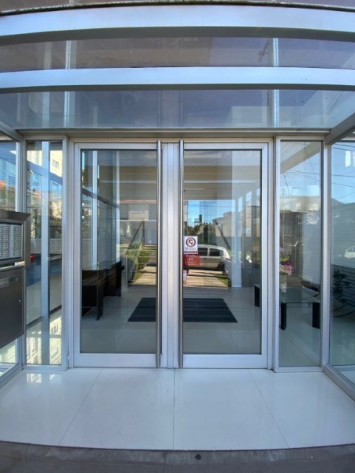 DEPARTAMENTO DE 1 AMBIENTE A LA CALLE CON VISTA AL MAR