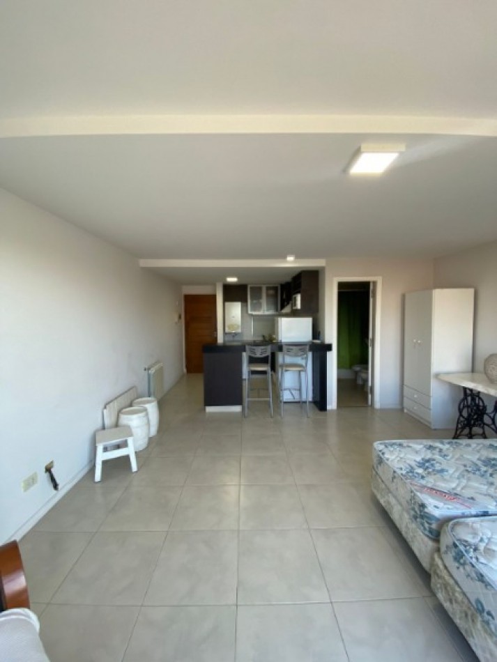 DEPARTAMENTO DE 1 AMBIENTE A LA CALLE CON VISTA AL MAR