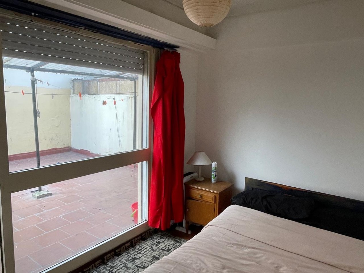 1 AMBIENTE Y MEDIO DIVIDIDO CON PATIO