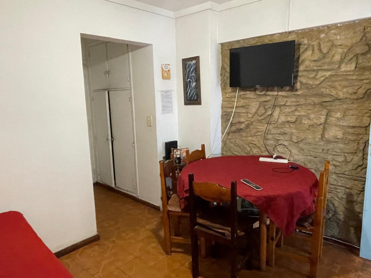 1 AMBIENTE Y MEDIO DIVIDIDO CON PATIO