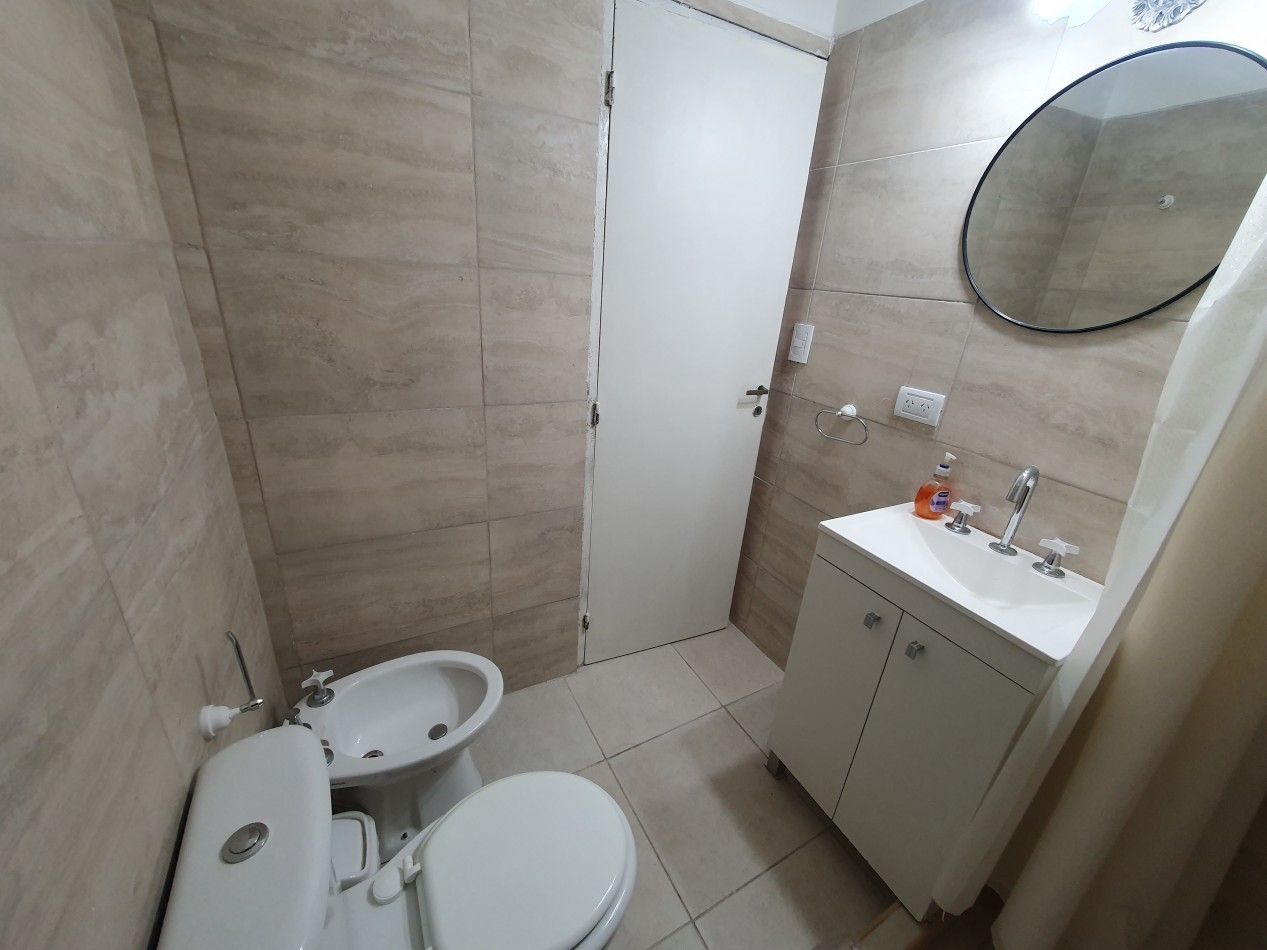 ALQUILER AMBIENTE Y MEDIO A LA CALLE ESTUDIANTES