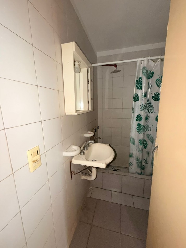 CASA 3 AMBIENTES EN LOMAS DEL GOLF