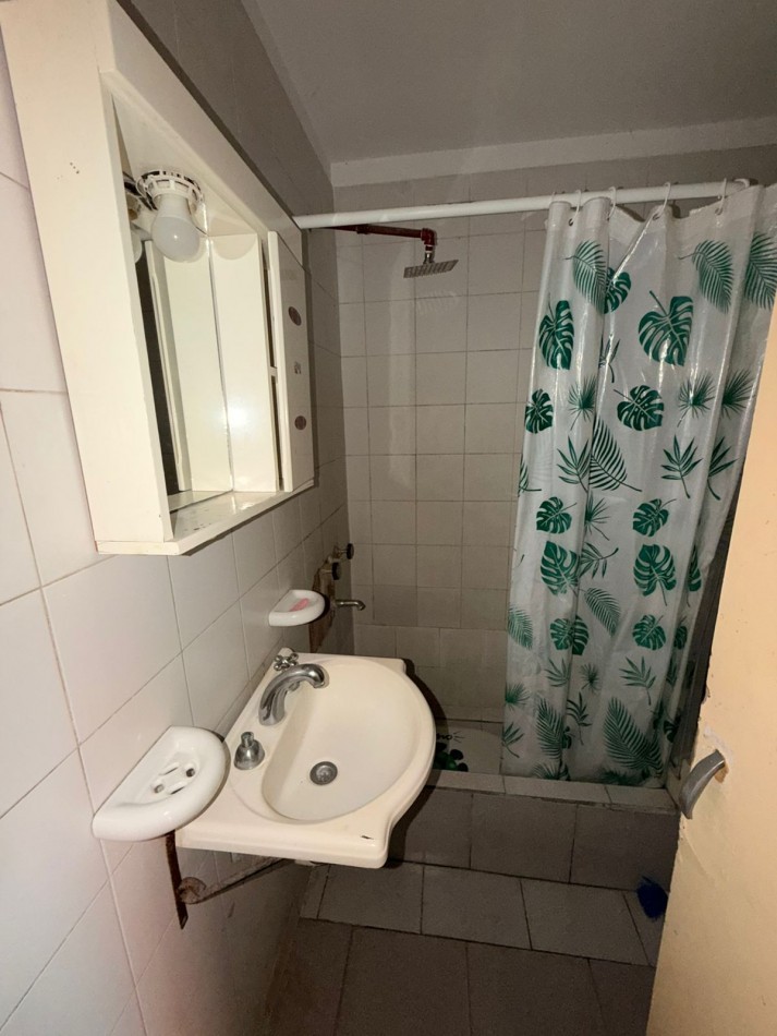 CASA 3 AMBIENTES EN LOMAS DEL GOLF