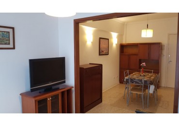 1 AMBIENTE SOBRE AVENIDA COLON