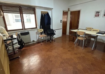 VENTA  3 AMBIENTES SOBRE AVENIDA COLON 