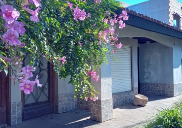 CASA 4 AMBIENTES CON PARQUE