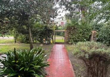 Casa 4 ambientes, con planos aprobados para ampliar.