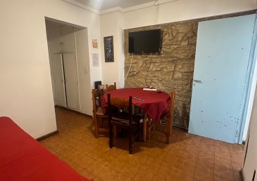 1 AMBIENTE Y MEDIO DIVIDIDO CON PATIO