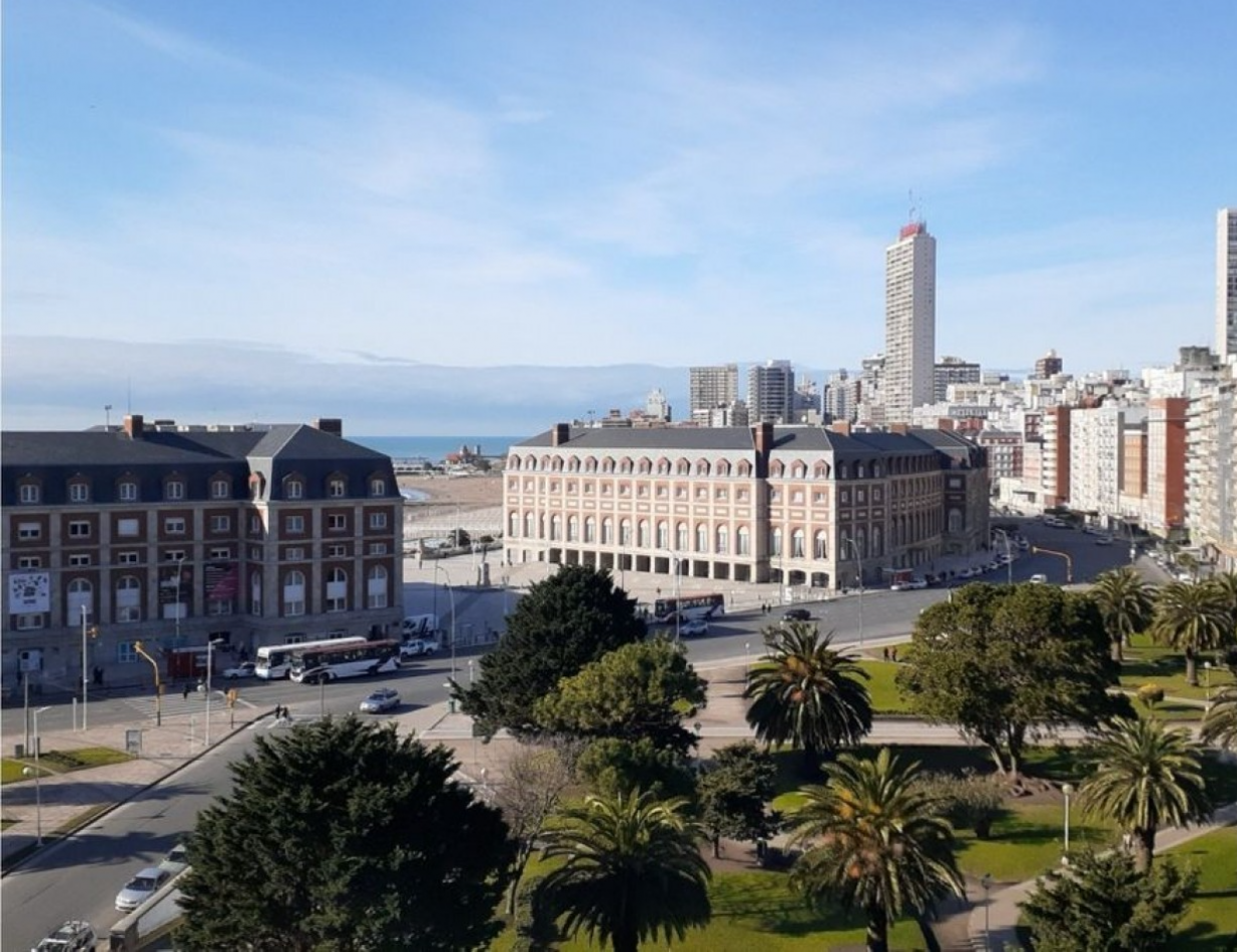 2 Ambientes con cochera y vista plena a  Plaza Colon!    Buenos Aires y Moreno 